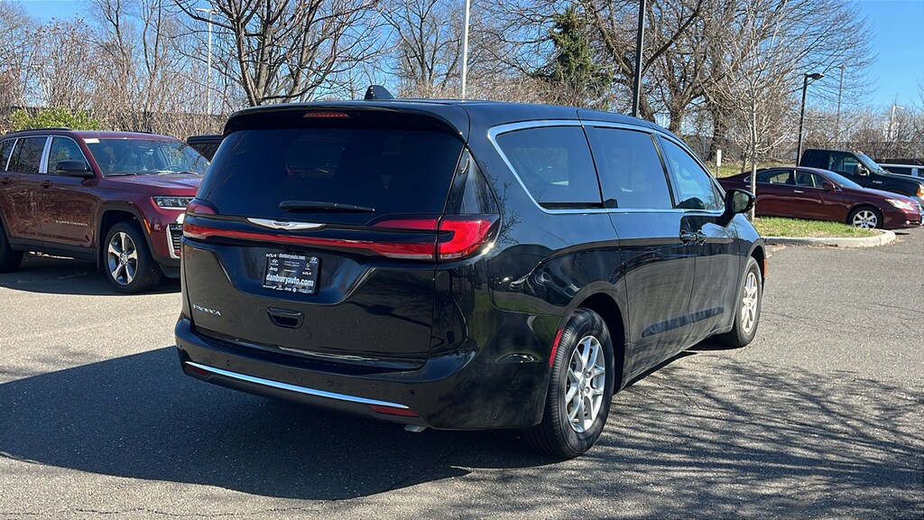 New 2026 Chrysler Pacifica SELECT Passenger Van