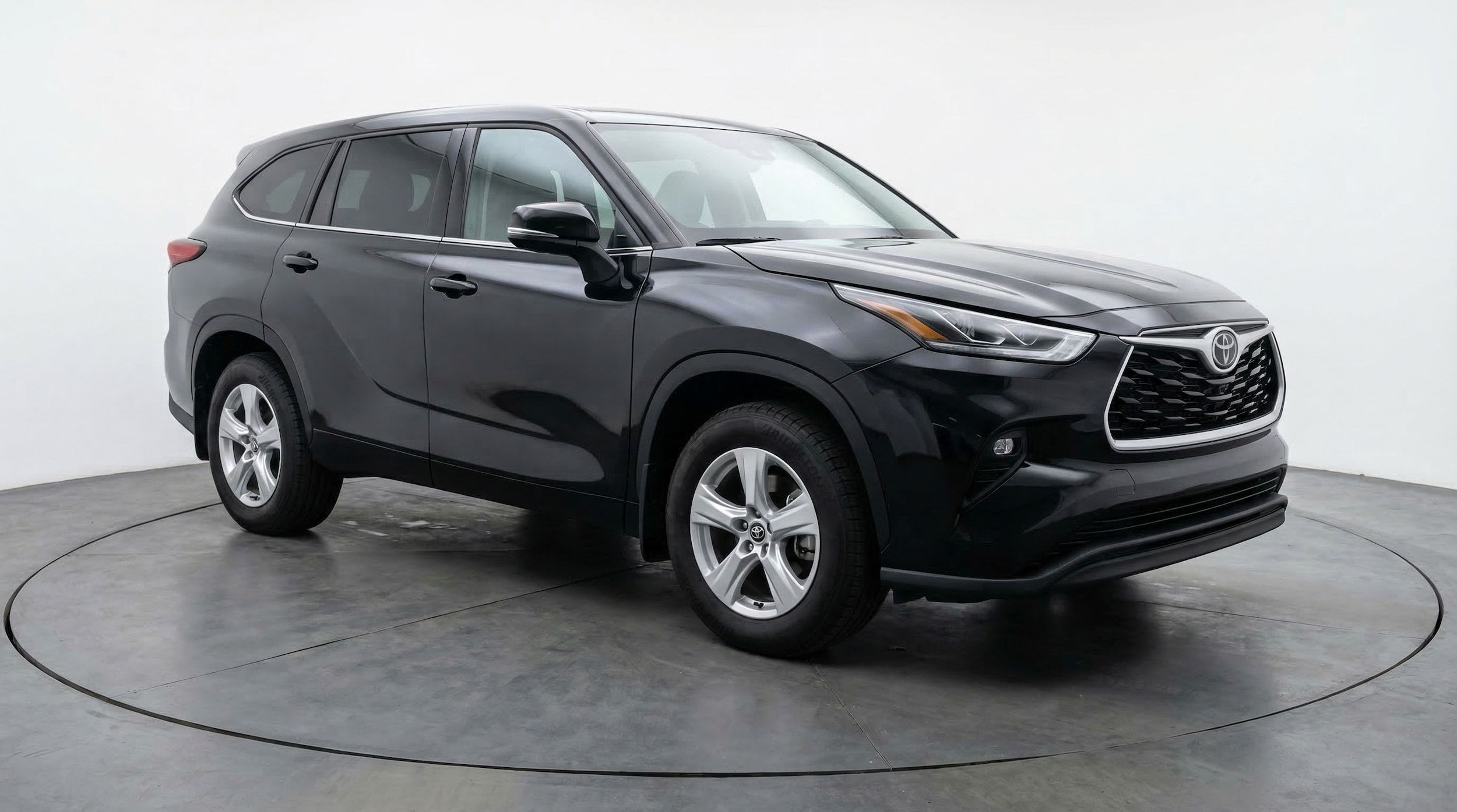 Thumbnail: 2025 Toyota Highlander - 1