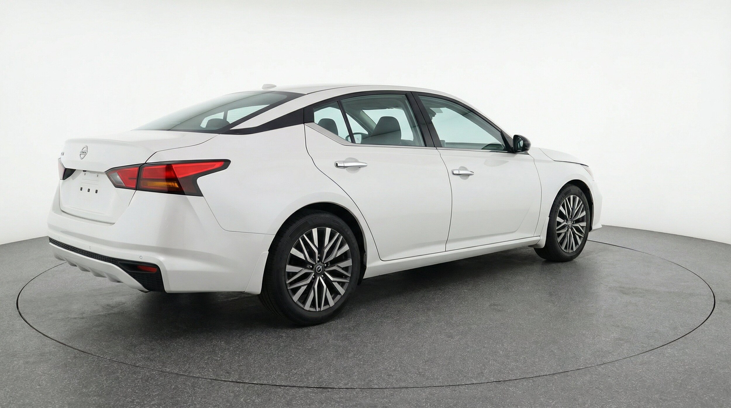 Thumbnail: 2025 Nissan Altima - 9