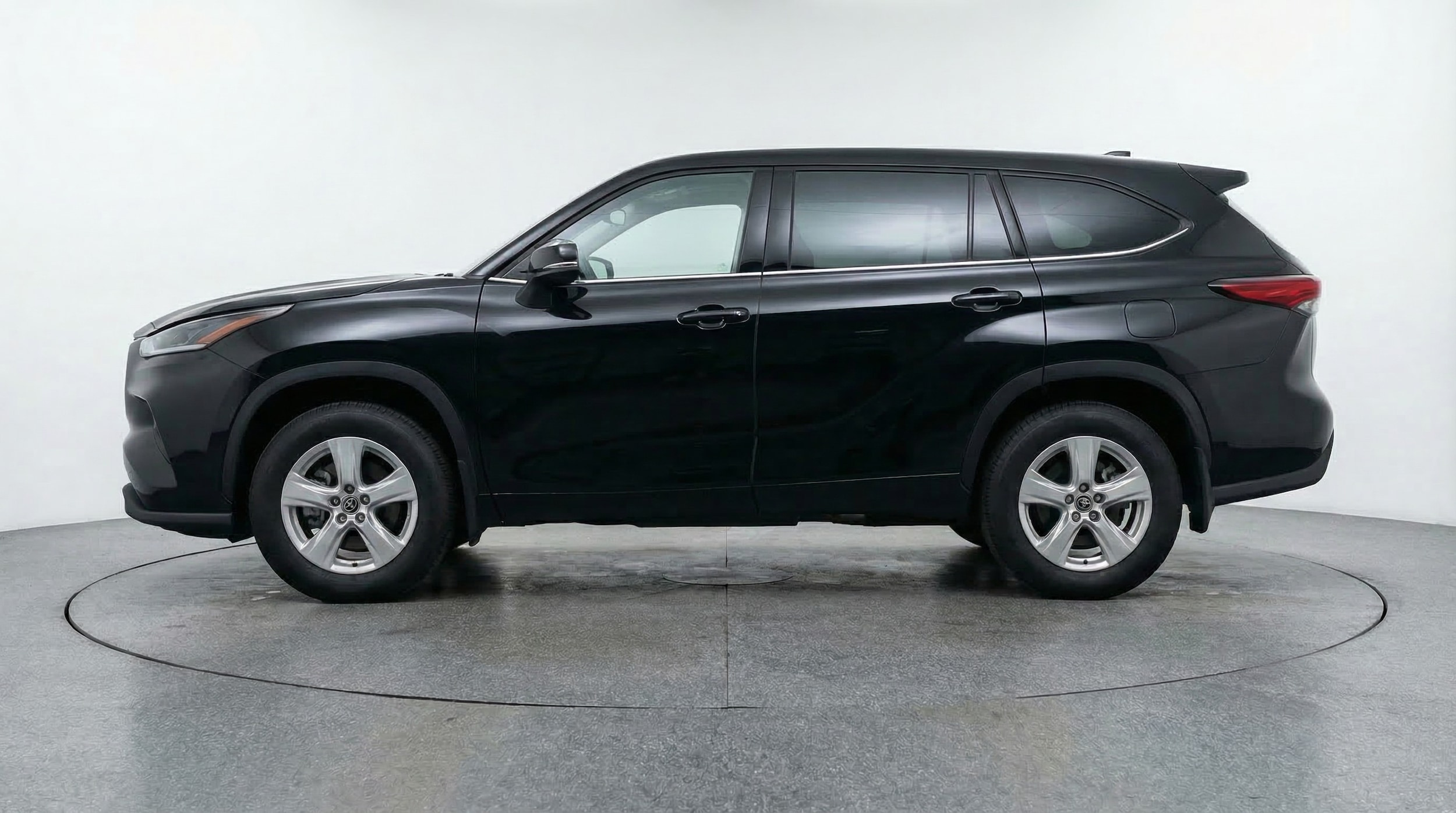 Thumbnail: 2025 Toyota Highlander - 4