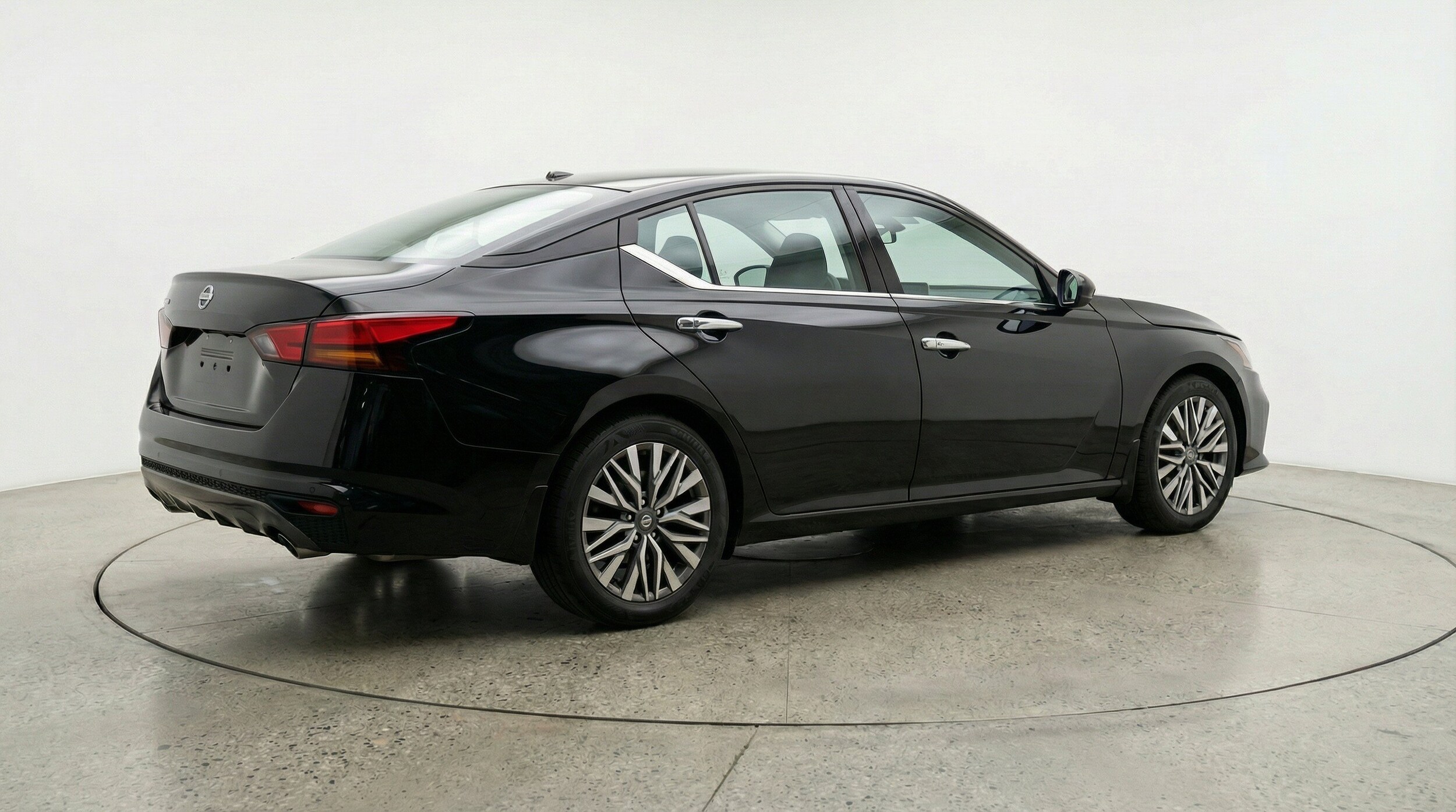 Thumbnail: 2025 Nissan Altima - 9