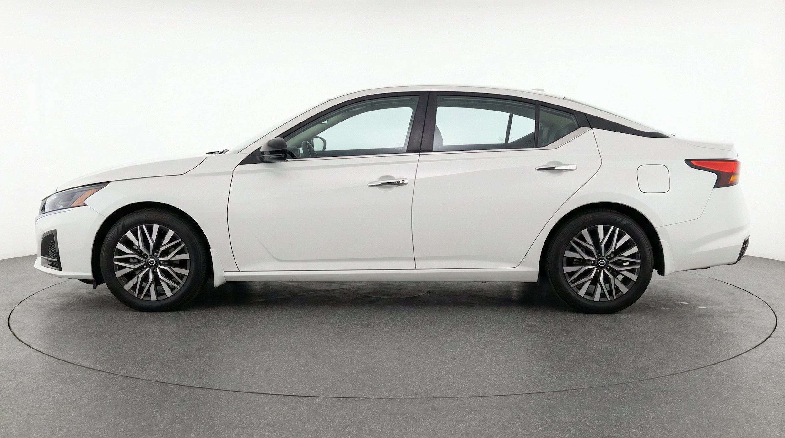 Thumbnail: 2025 Nissan Altima - 5