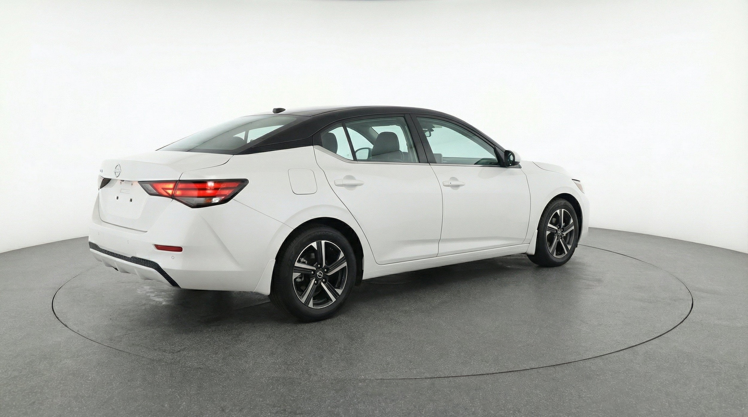 Thumbnail: 2025 Nissan Sentra - 9