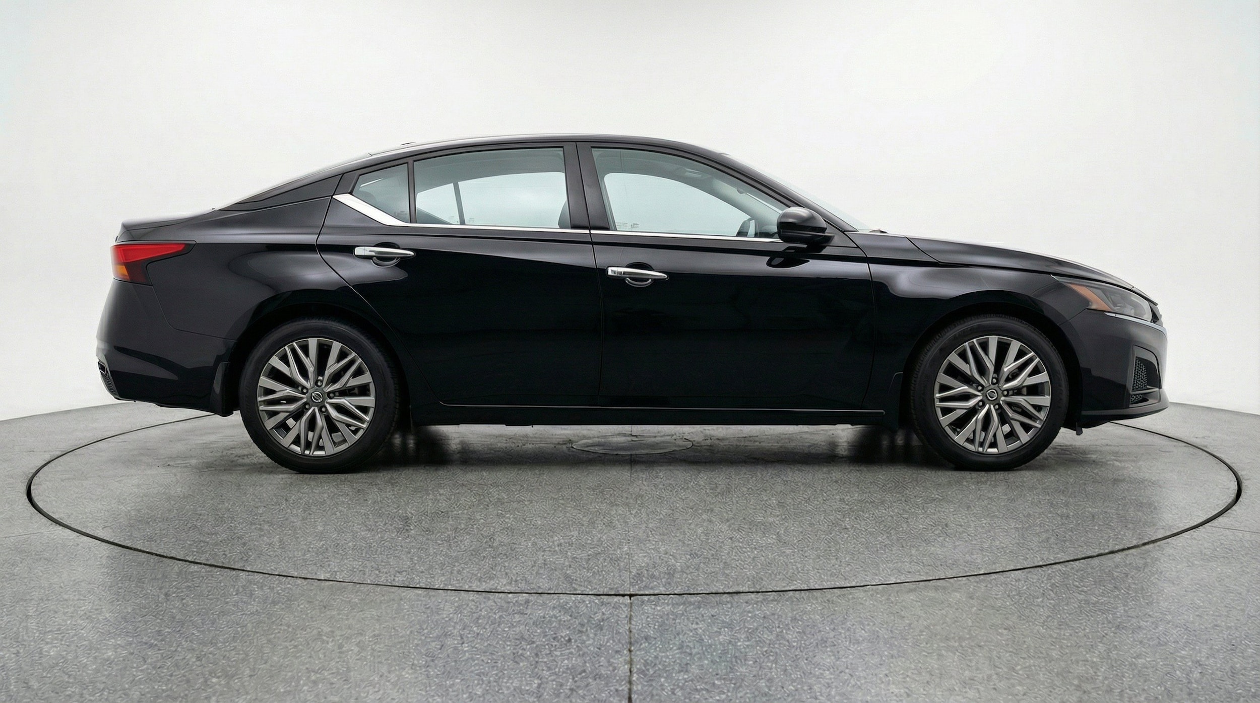 Thumbnail: 2025 Nissan Altima - 11