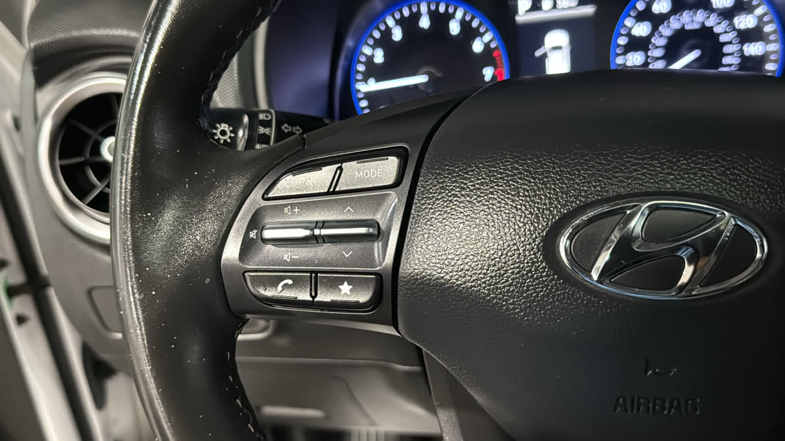 2023 Hyundai Kona SEL - Photo 12