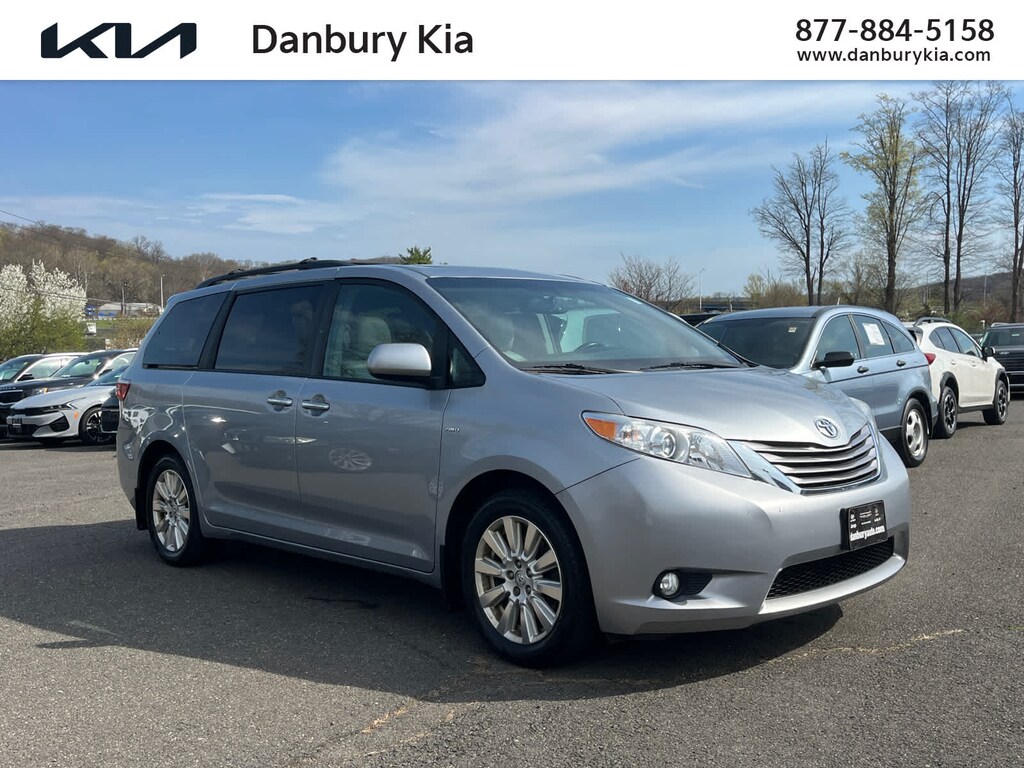Used 2017 Toyota Sienna XLE AWD 7-Passenger (Natl)