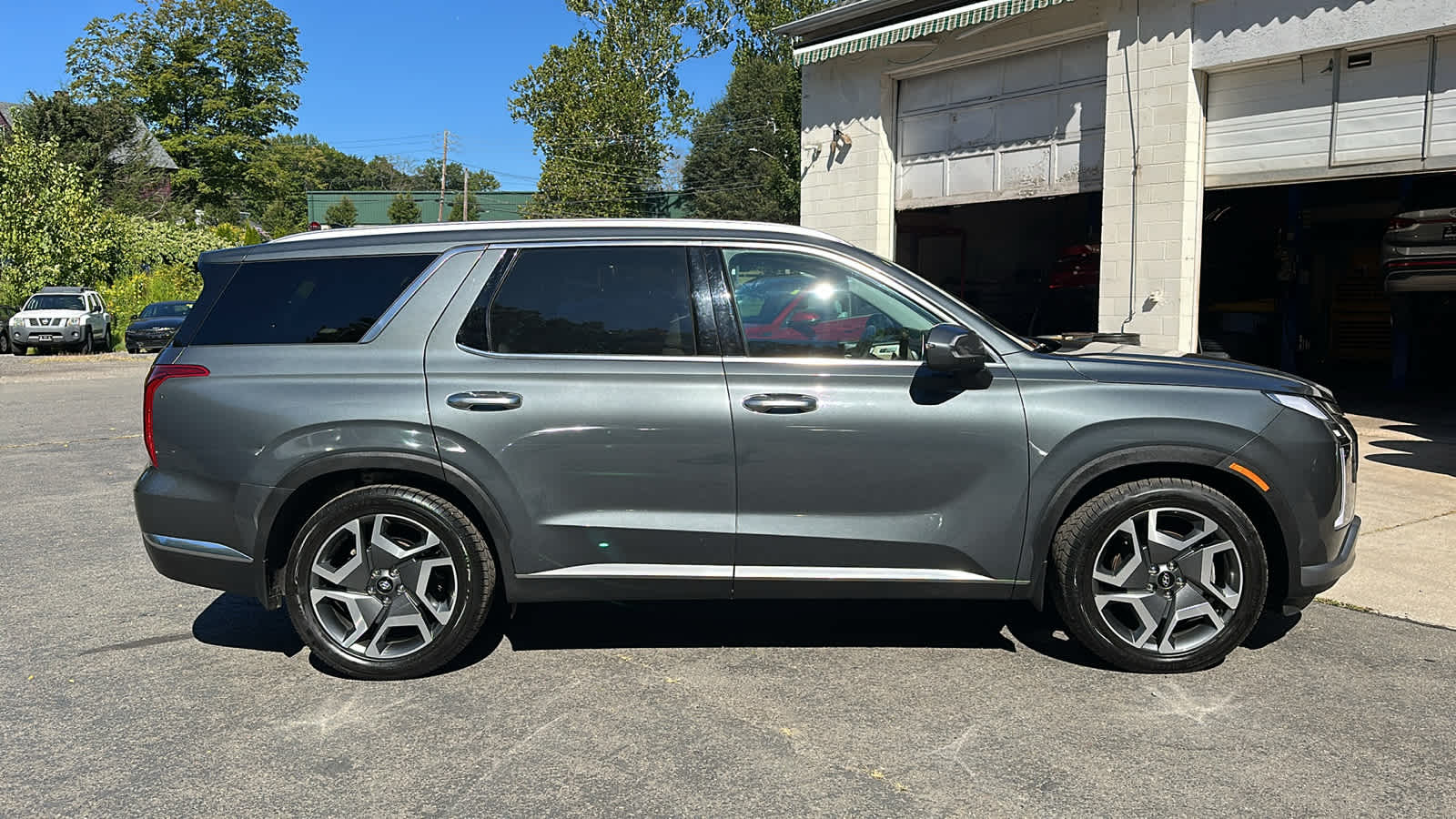 2023 Hyundai Palisade Limited photo 2