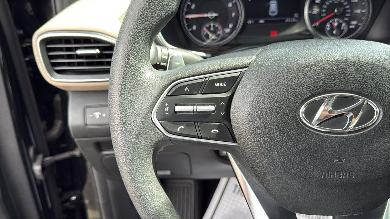 2023 Hyundai Santa Fe SE - Photo 14