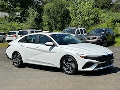 2025 Hyundai Elantra Limited IVT