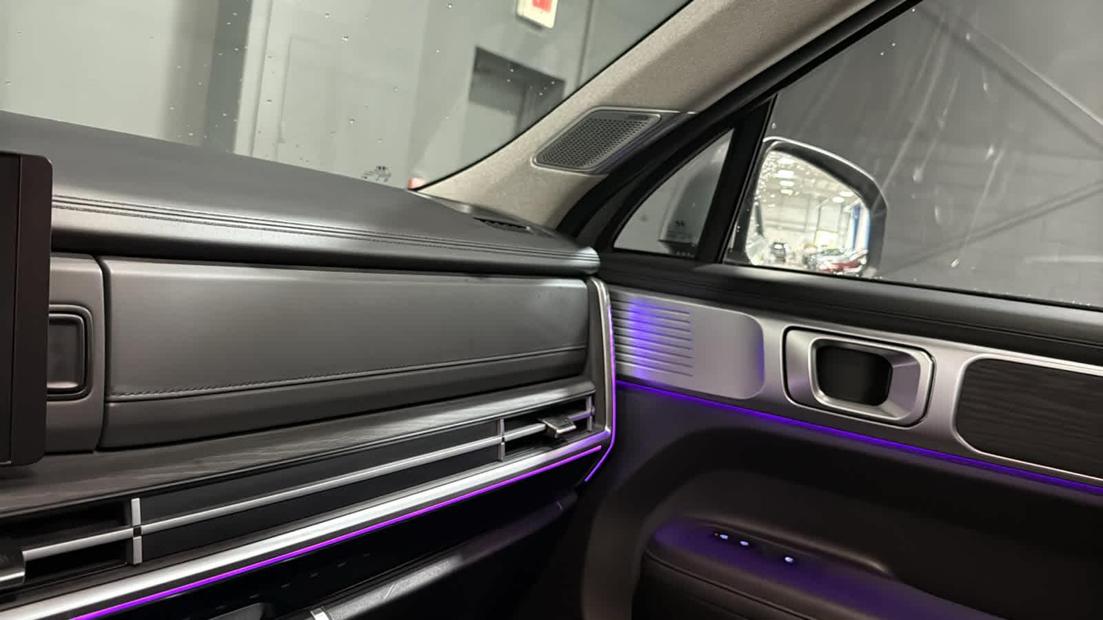 2024 Hyundai Santa Fe Limited - Photo 18