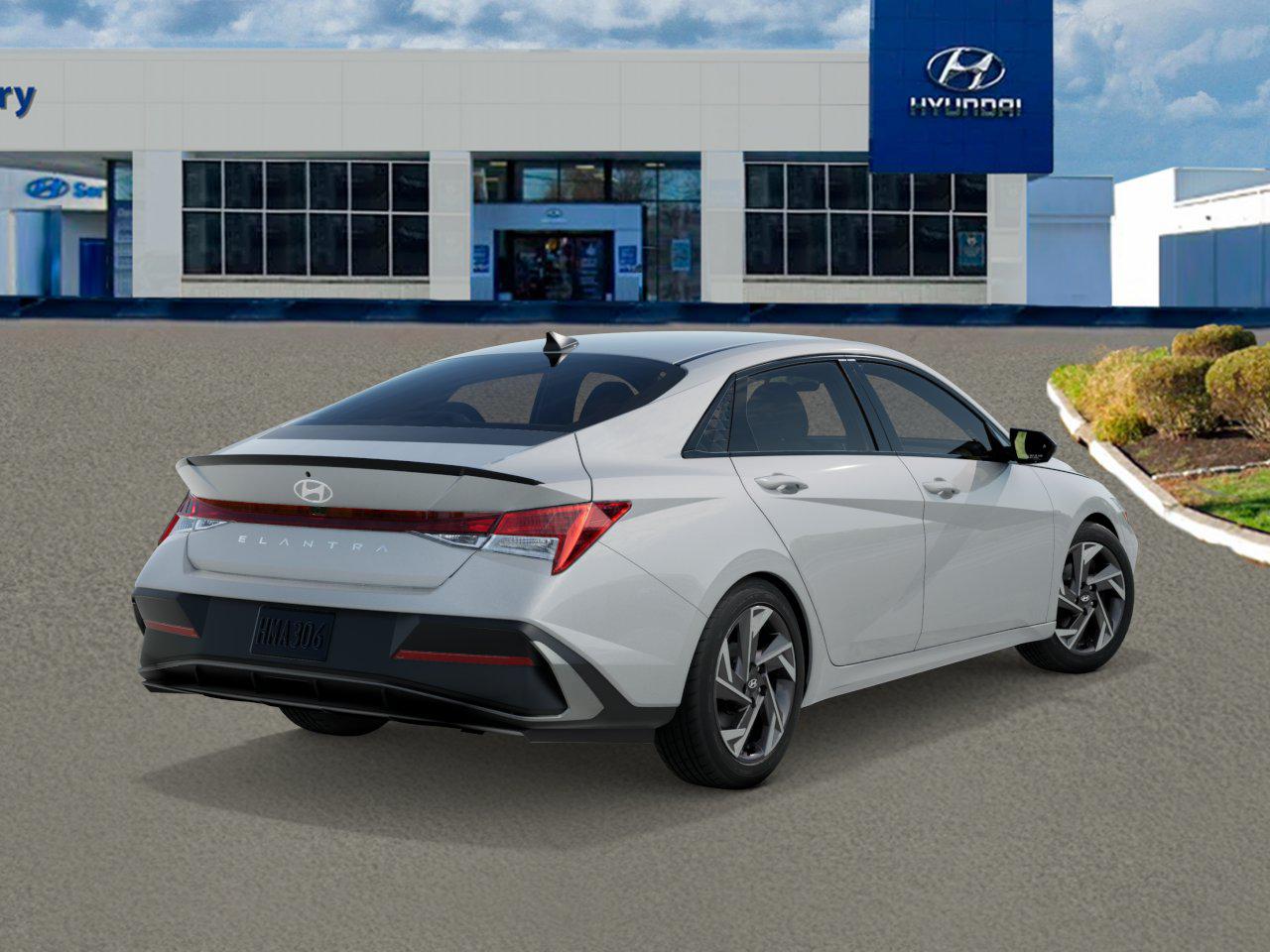 2026 Hyundai Elantra SEL Sport photo 3