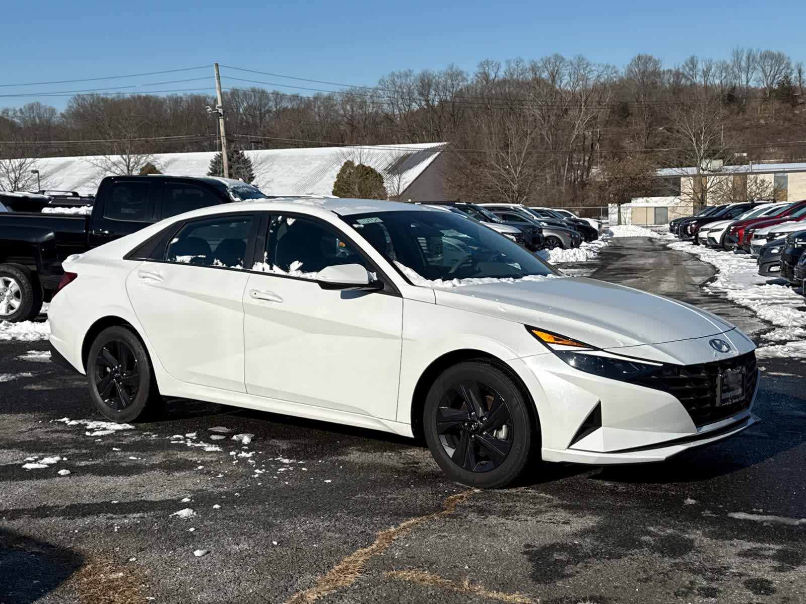 2022 Hyundai Elantra SEL's photo