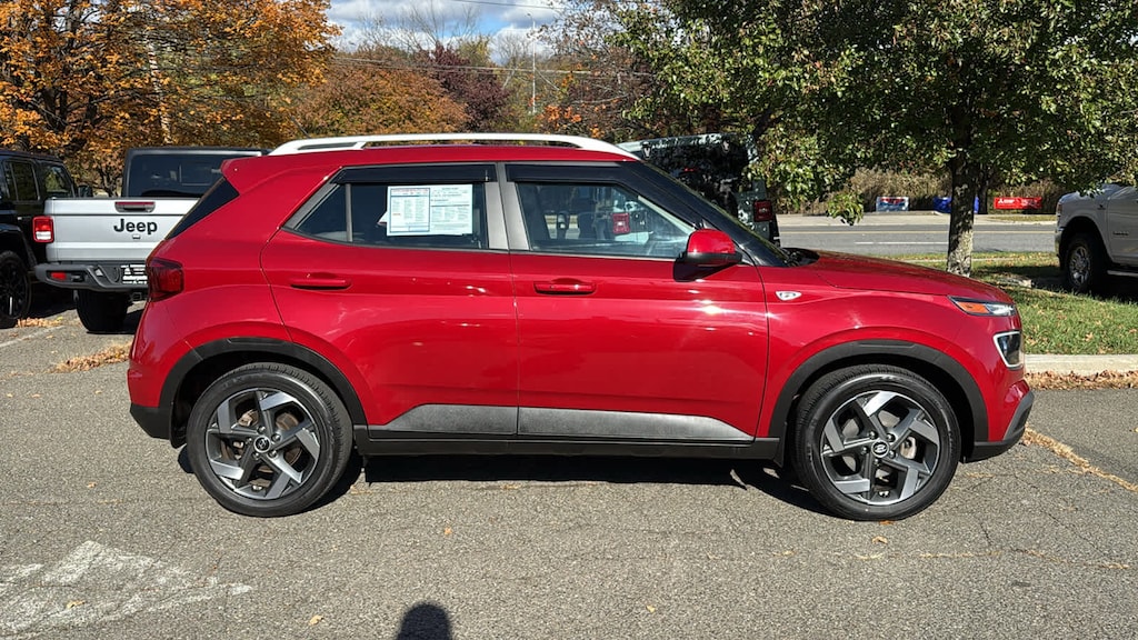 Certified 2023 Hyundai Venue Limited IVT