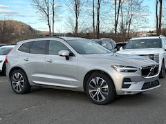 2022 Volvo XC60 Momentum B5 AWD