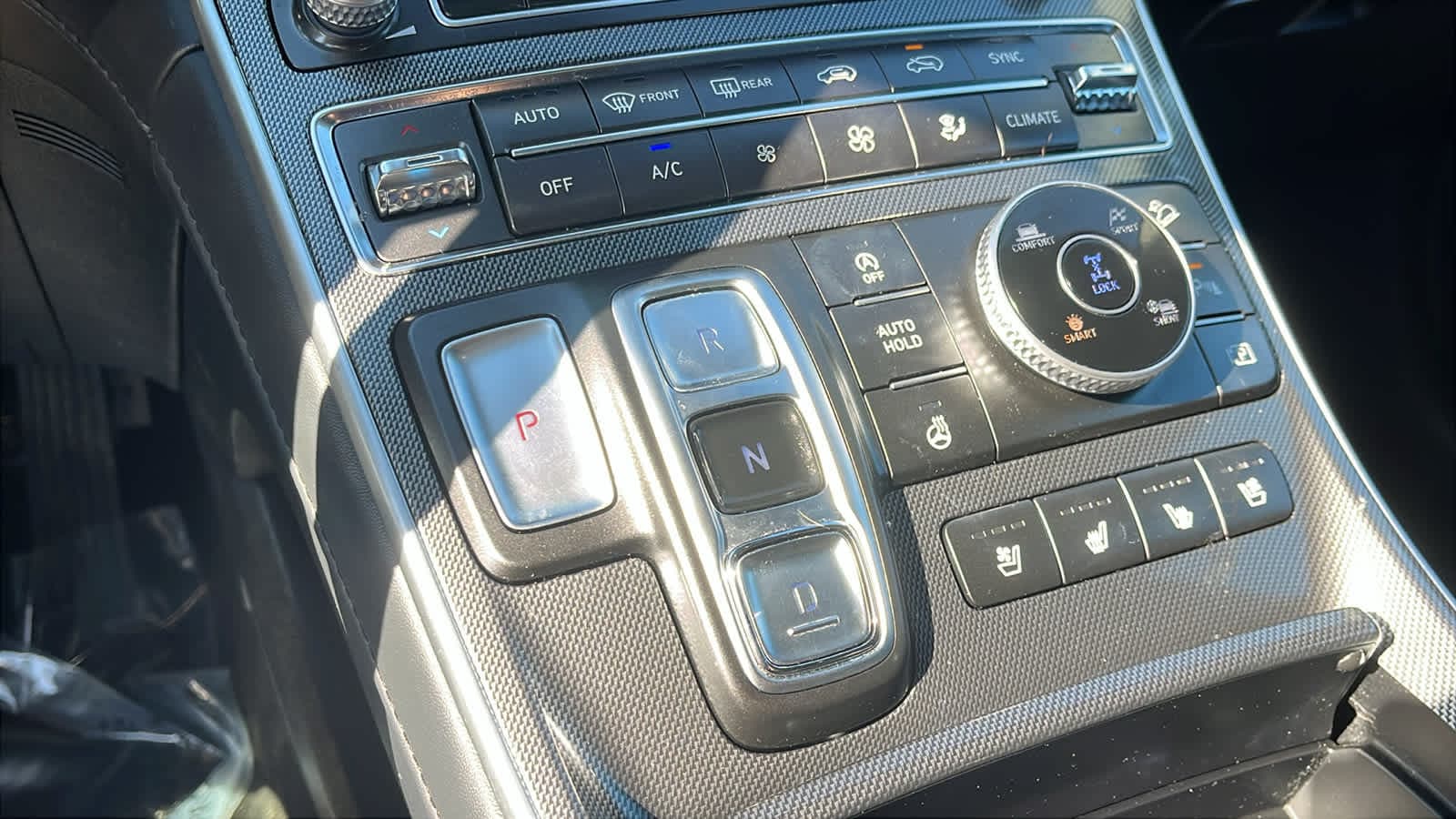2023 Hyundai Santa Fe Limited - Photo 17