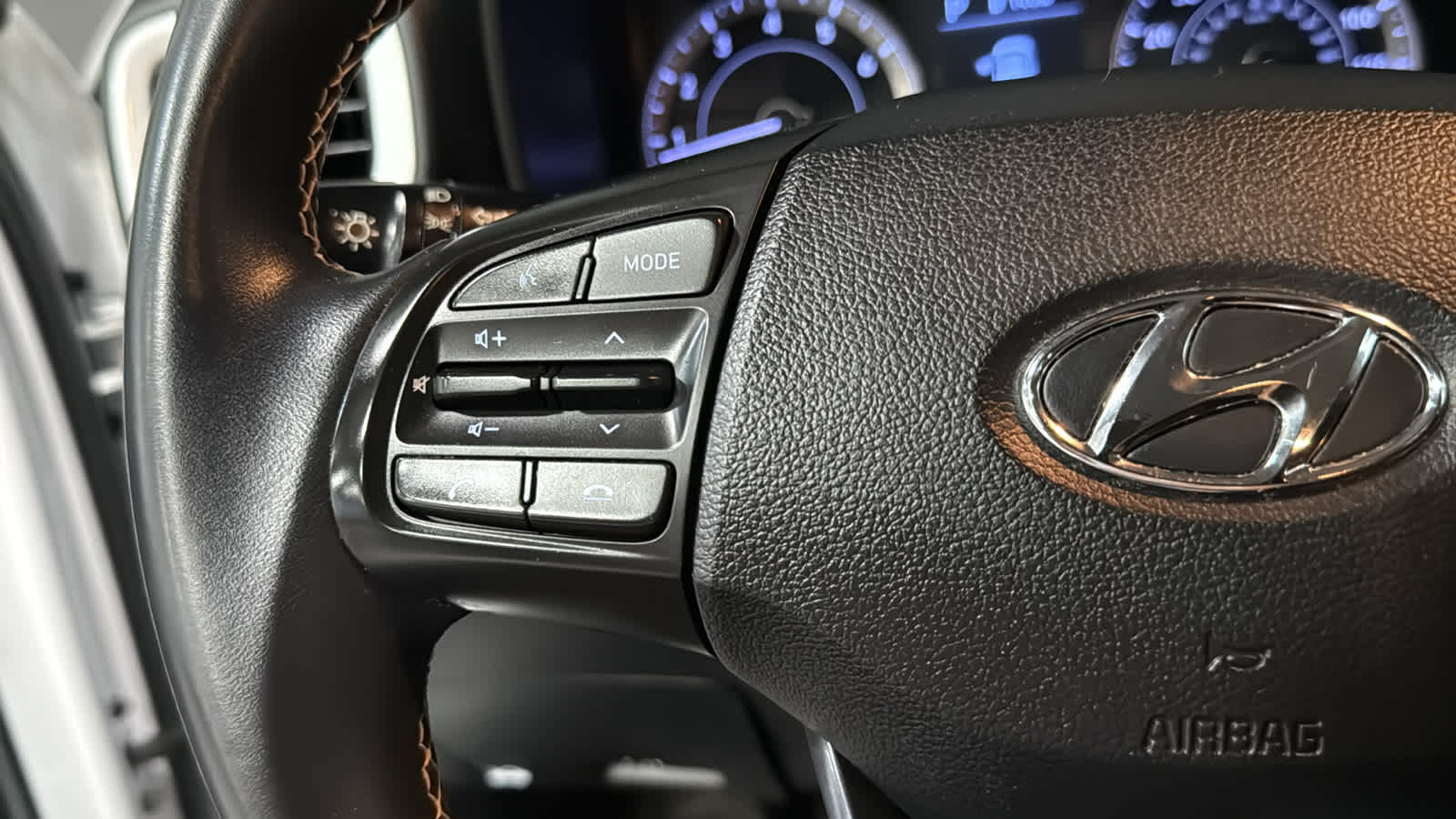 2022 Hyundai Venue Limited - Photo 12