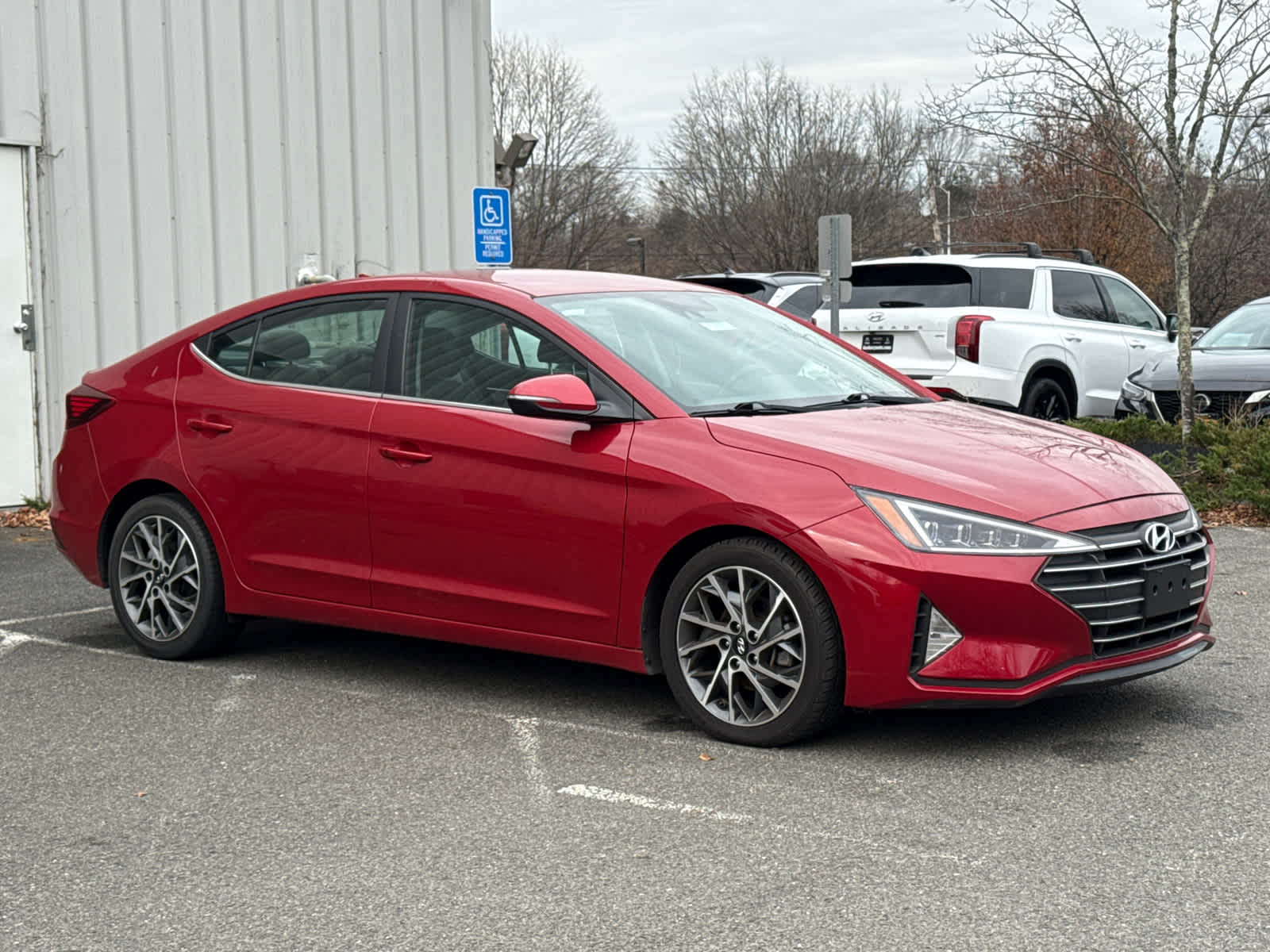 2020 Hyundai Elantra Limited's photo