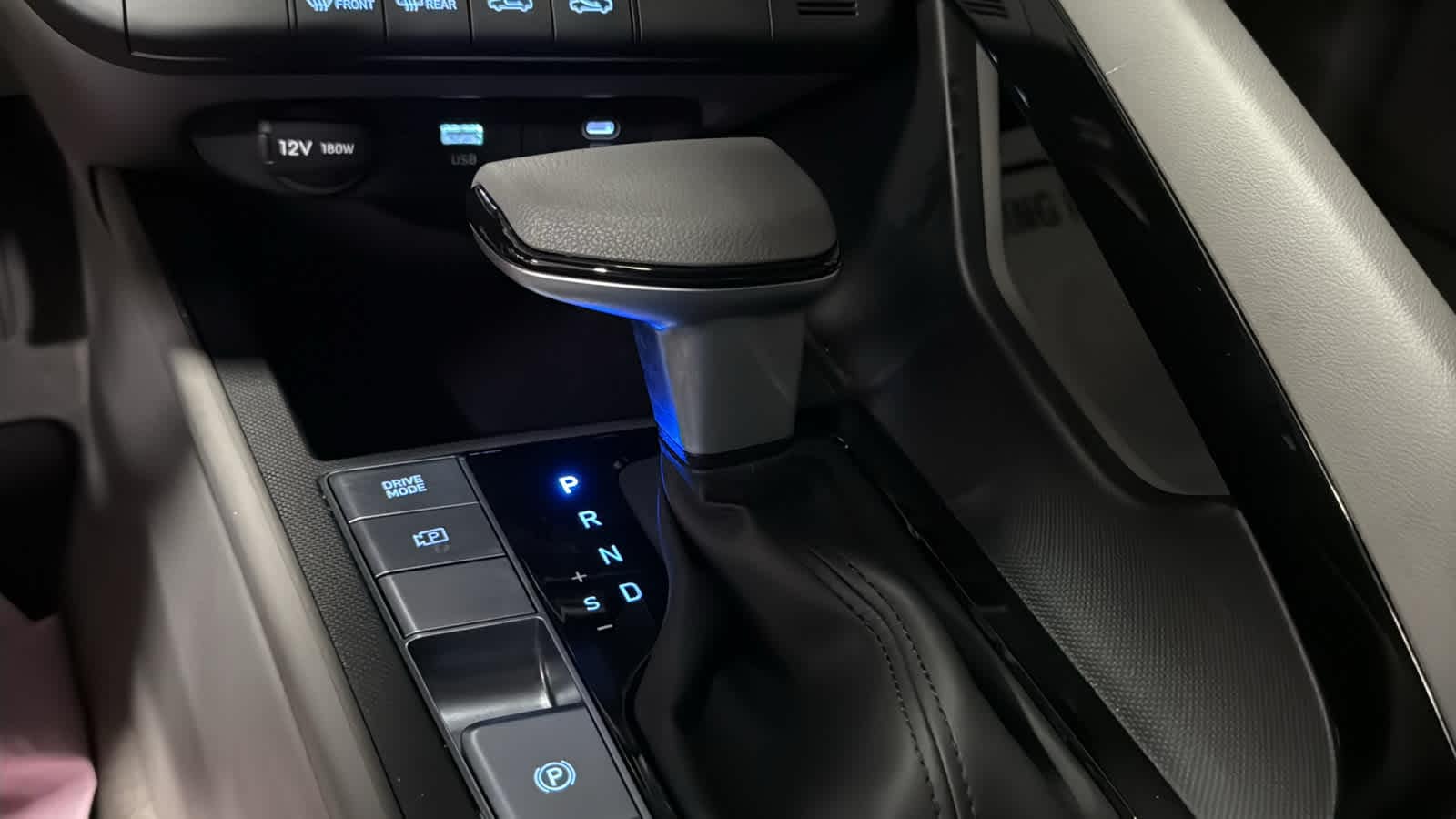 2025 Hyundai Elantra Blue - Photo 17