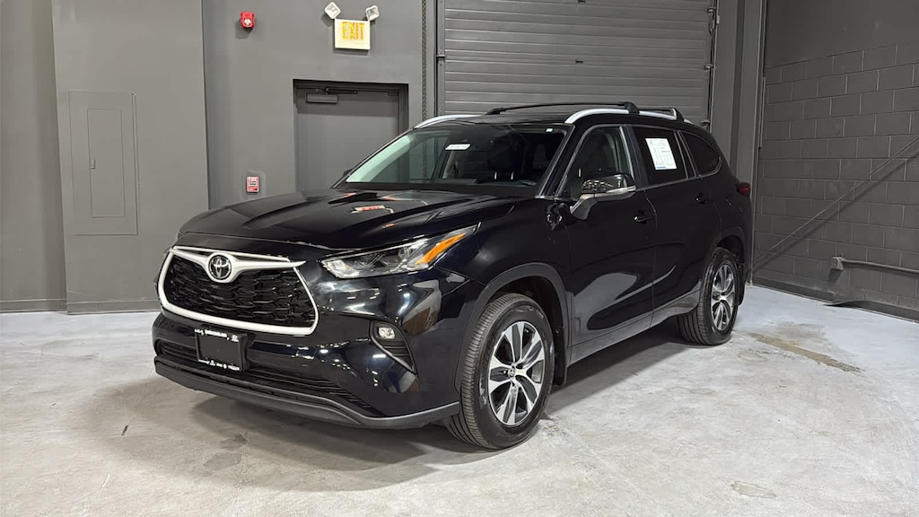Used 2023 Toyota Highlander XLE AWD (Natl)