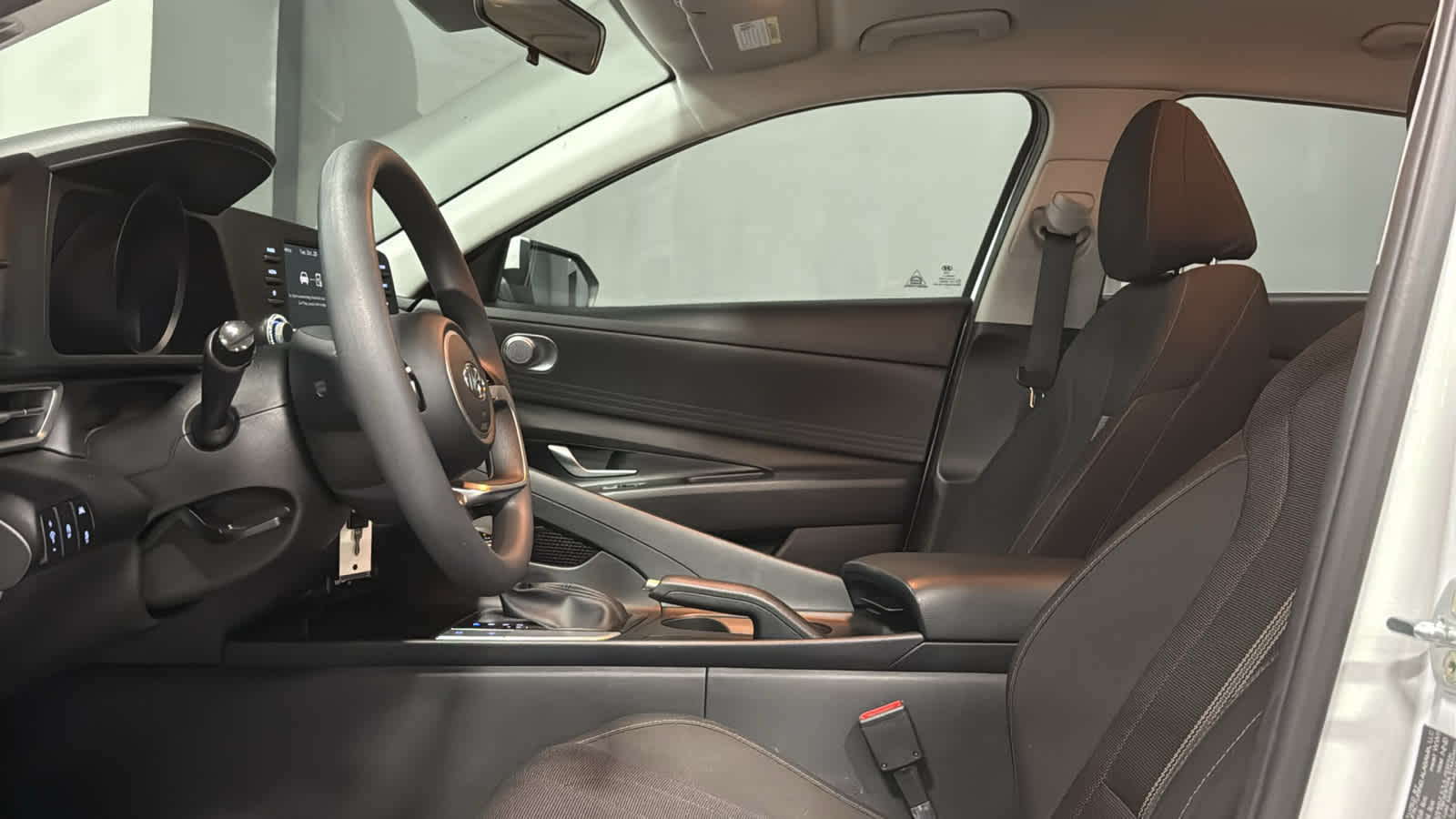 2022 Hyundai Elantra SE - Photo 7
