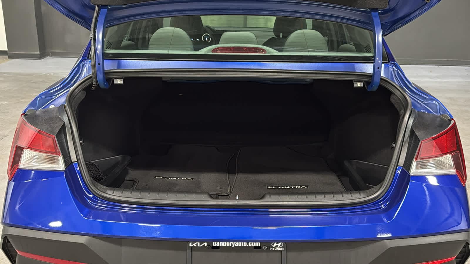 2024 Hyundai Elantra SEL - Photo 25