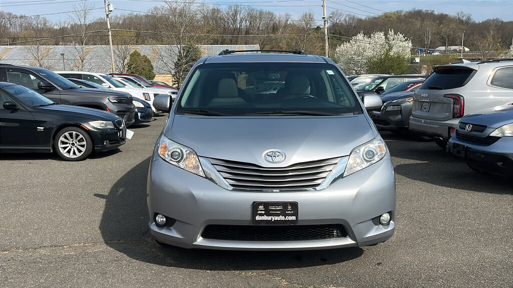 Used 2017 Toyota Sienna XLE AWD 7-Passenger (Natl)