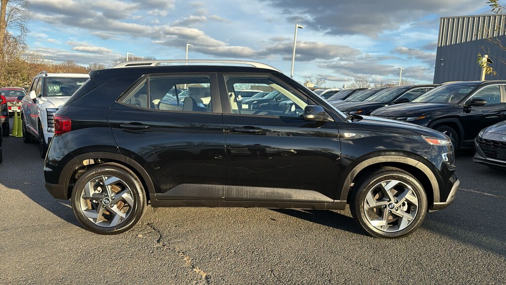 Used 2025 Hyundai Venue SEL IVT