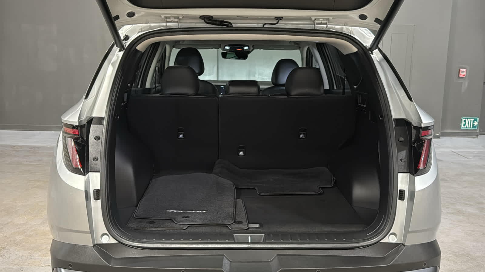 2025 Hyundai Tucson Limited - Photo 25