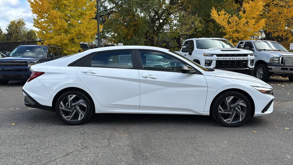 Used 2025 Hyundai Elantra SEL Sport IVT