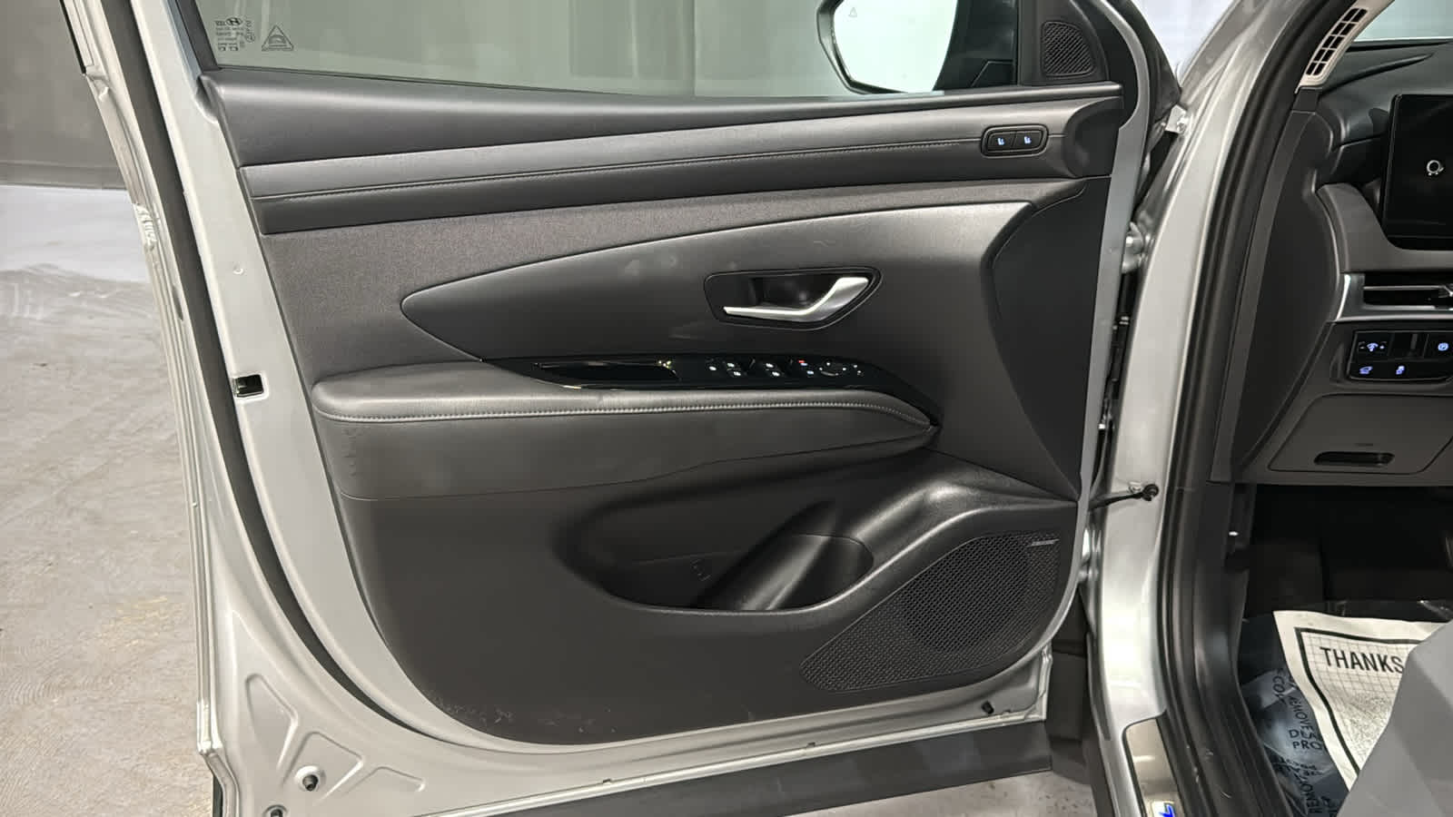 2025 Hyundai Tucson Limited - Photo 9