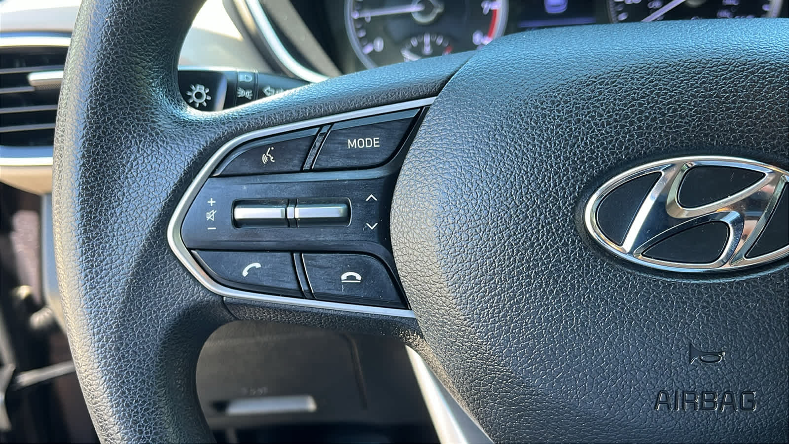 2020 Hyundai Santa Fe SE - Photo 12