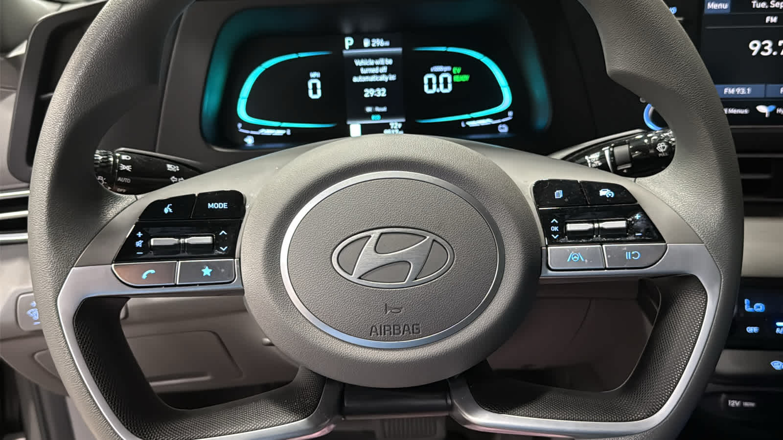 2025 Hyundai Elantra Blue - Photo 11