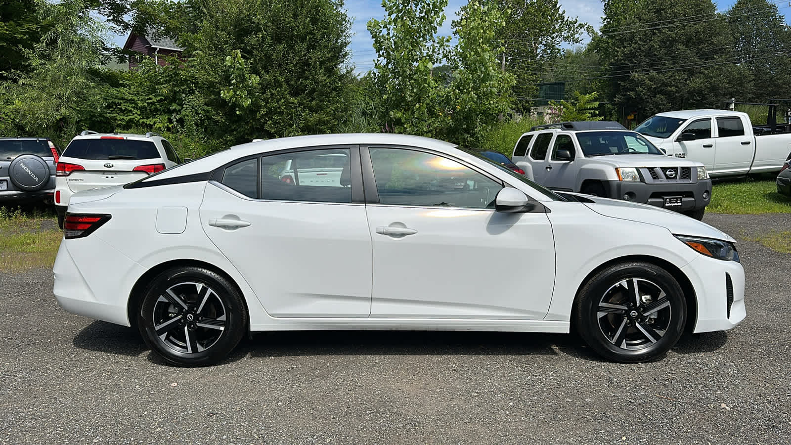 2024 Nissan Sentra SV photo 2