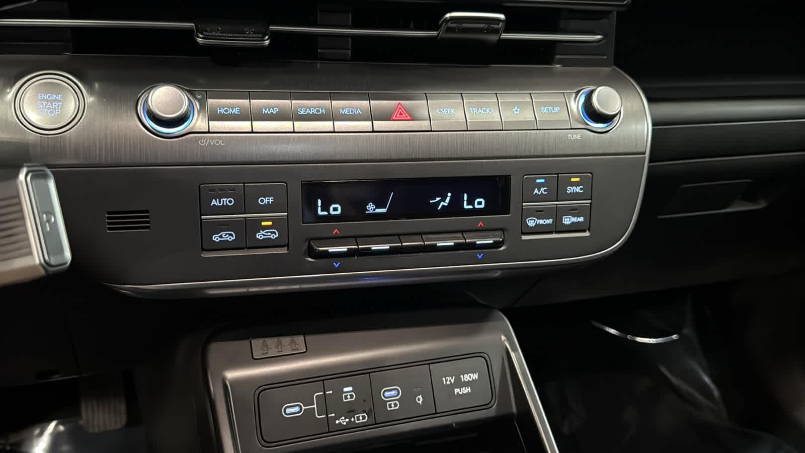 2024 Hyundai Kona SEL - Photo 17