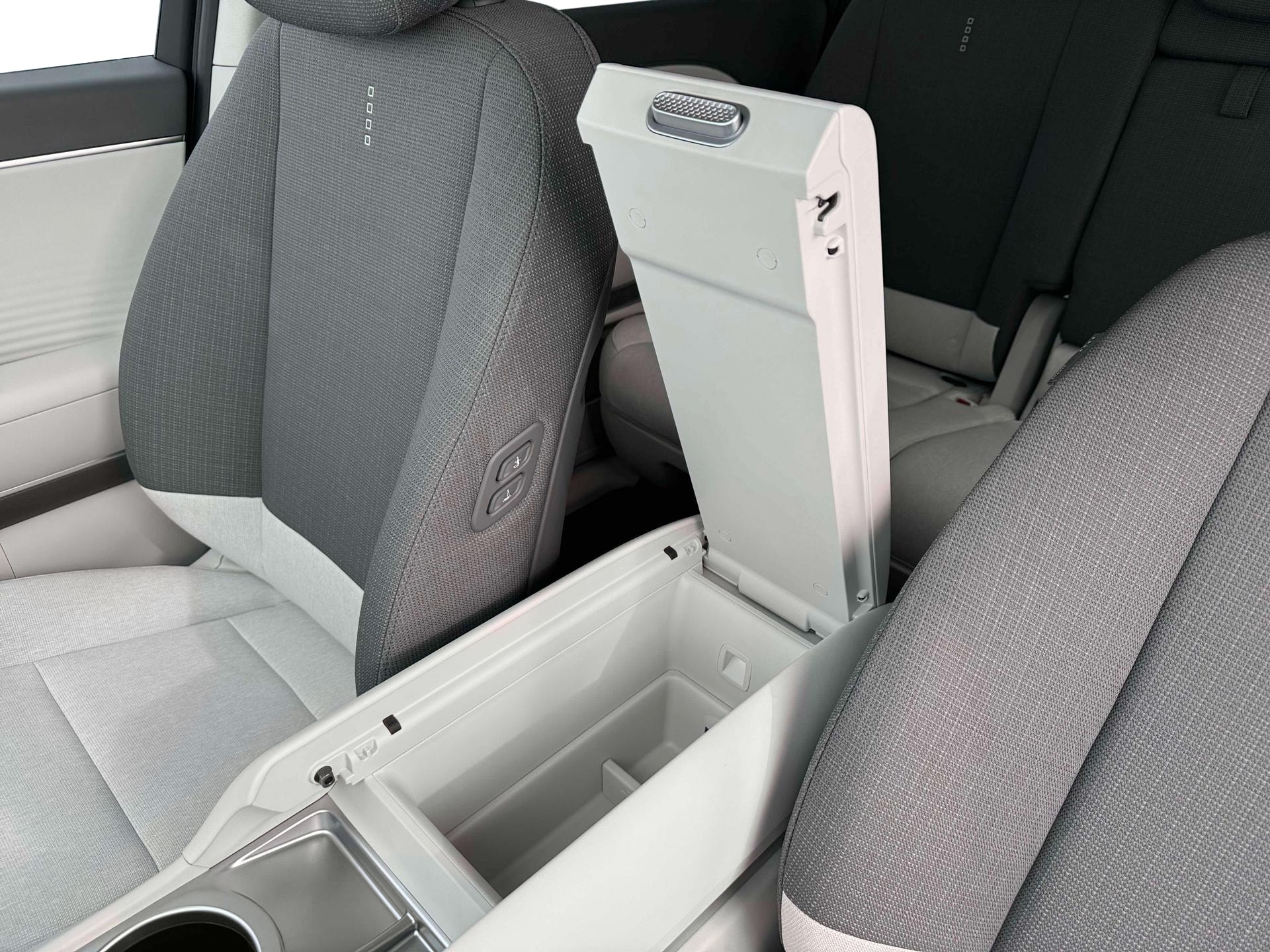 2026 Hyundai IONIQ 9 SE - Photo 18