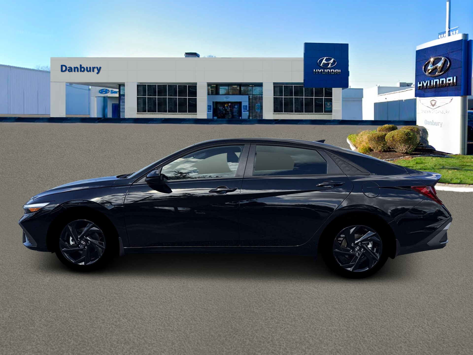 2026 Hyundai Elantra SEL Sport photo 3