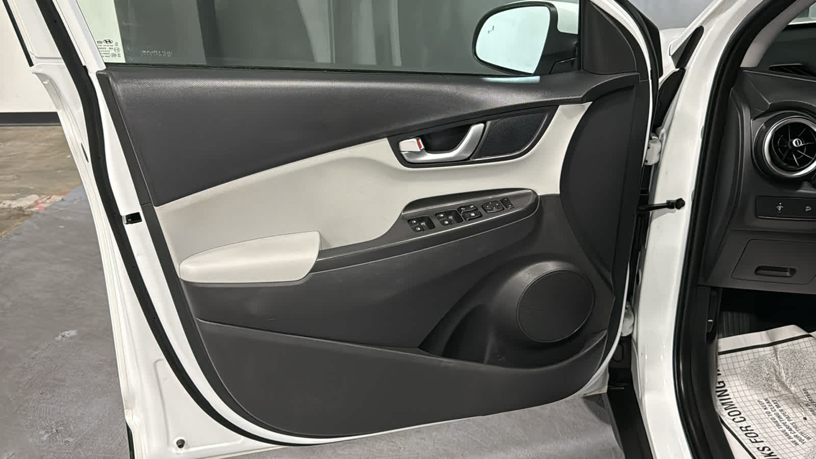 2023 Hyundai Kona SEL - Photo 9