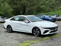 2025 Hyundai Elantra Limited IVT