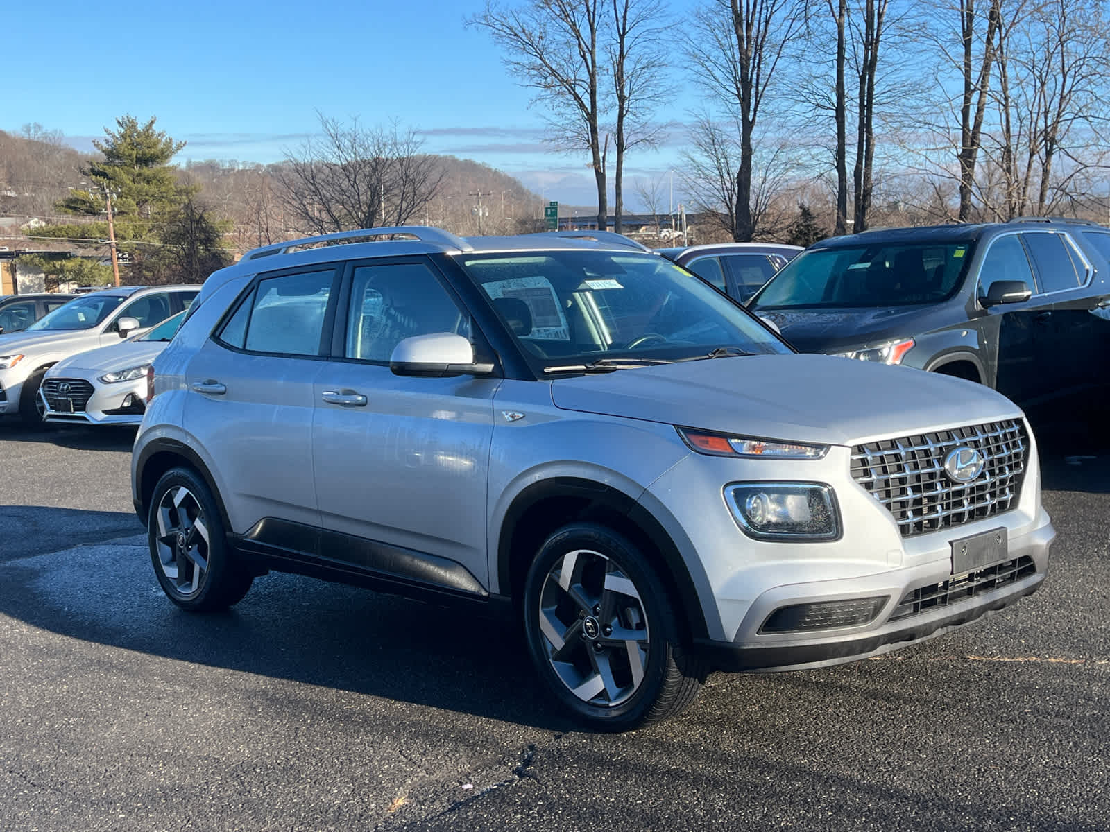 2022 Hyundai Venue SEL's photo