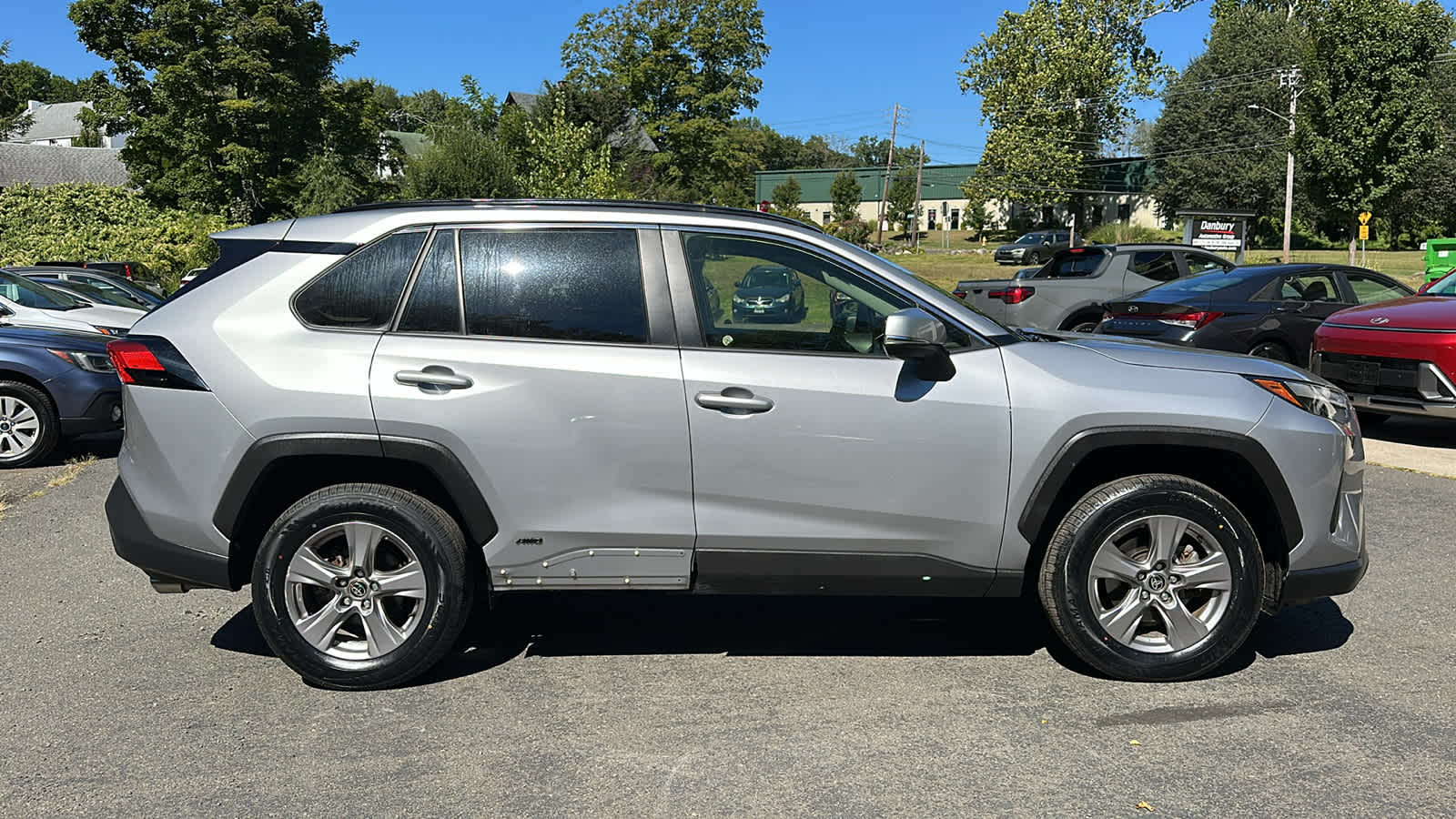 2023 Toyota RAV4 Hybrid LE photo 2