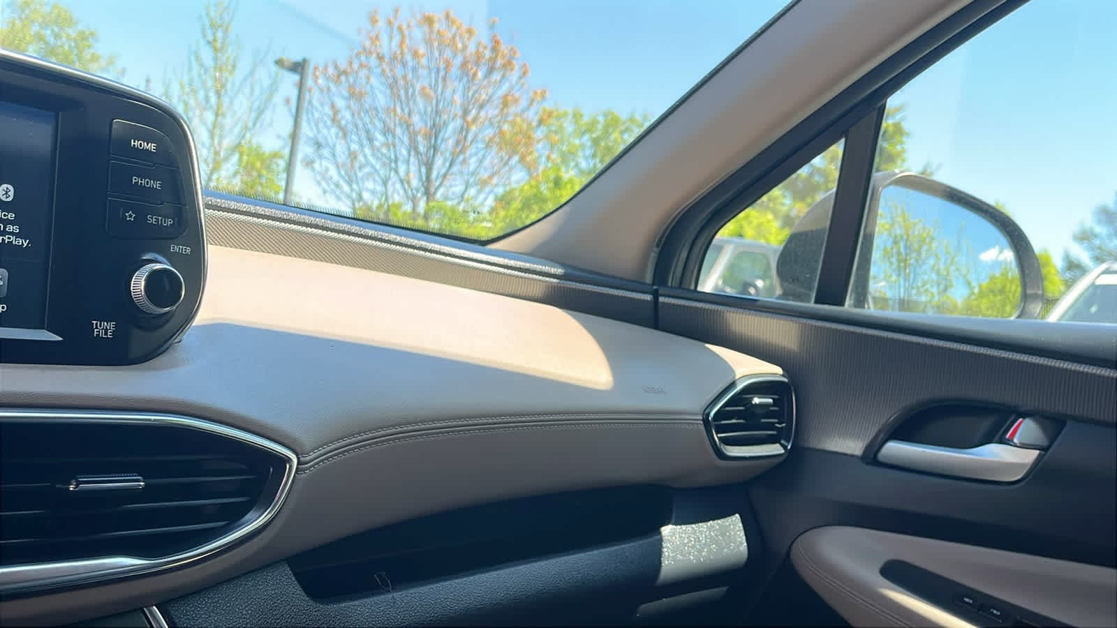 2020 Hyundai Santa Fe SE - Photo 18