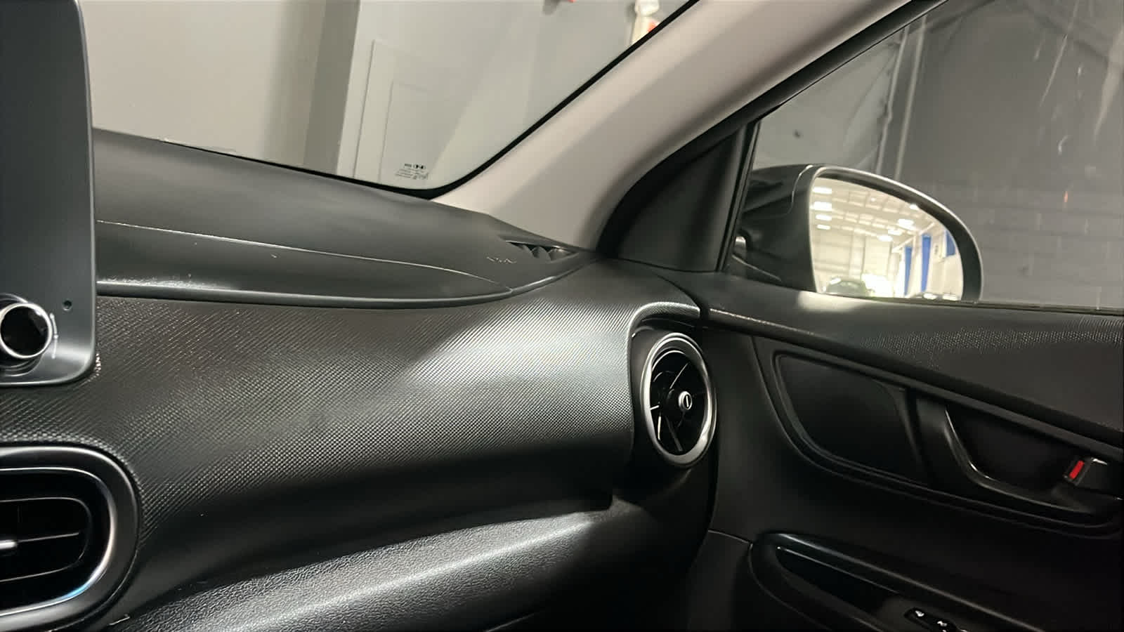 2022 Hyundai Kona SEL - Photo 18