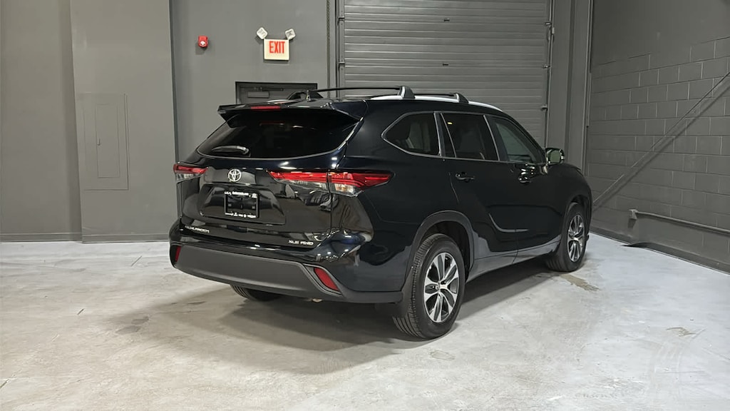 Used 2023 Toyota Highlander XLE AWD (Natl)