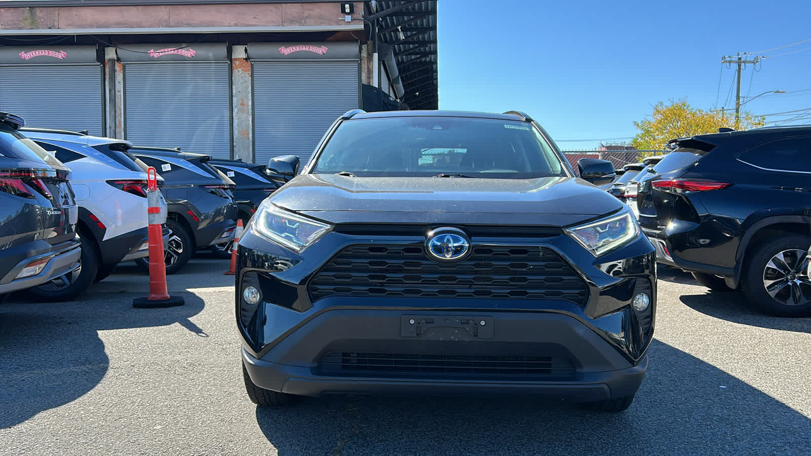 2020 Toyota RAV4 Hybrid XLE photo 2