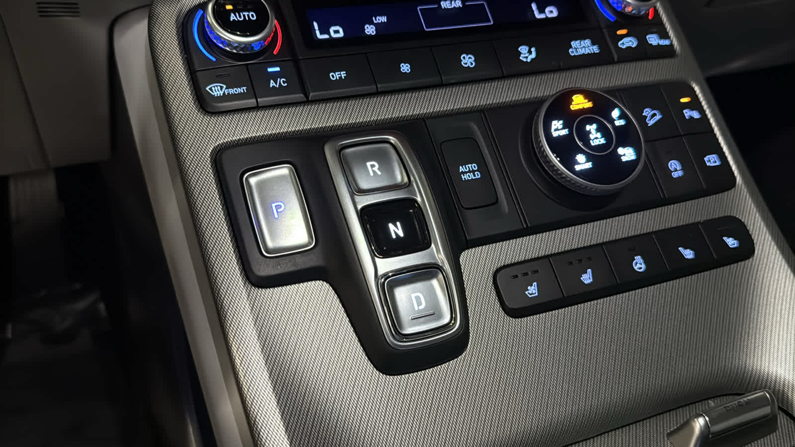 2024 Hyundai Palisade SEL - Photo 17