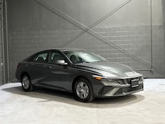 2025 Hyundai Elantra SE IVT