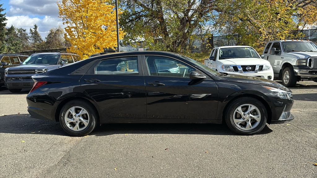 Certified 2023 Hyundai Elantra SE IVT