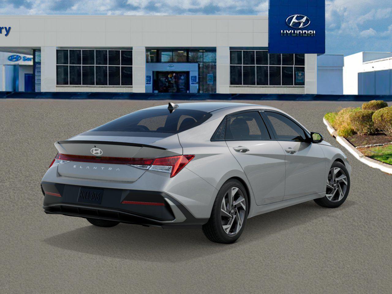 2025 Hyundai Elantra SEL Sport photo 3