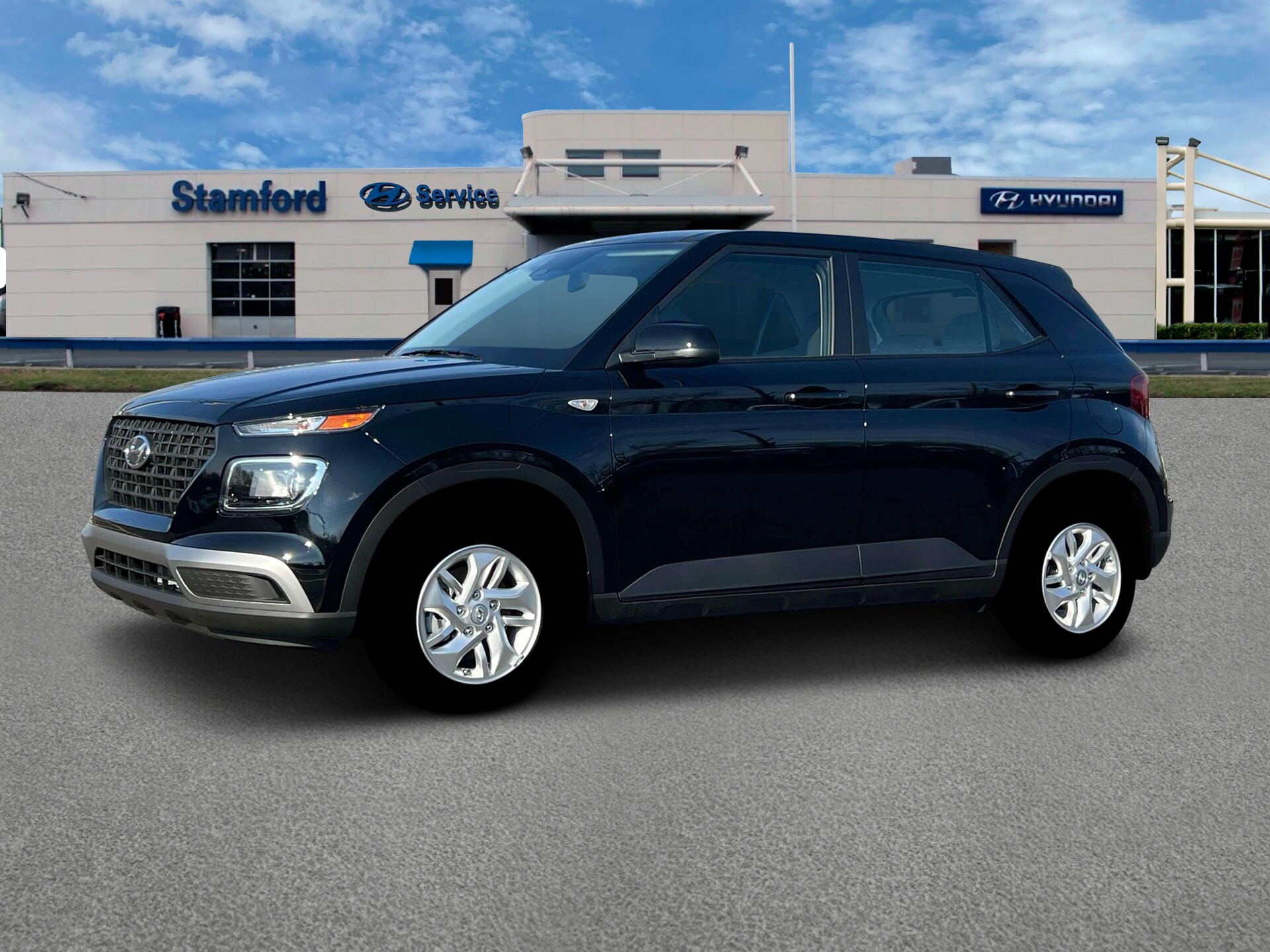 2025 Hyundai Venue SE photo 2