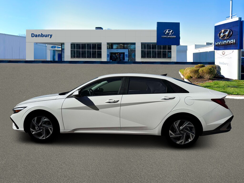 New 2026 Hyundai Elantra Limited IVT